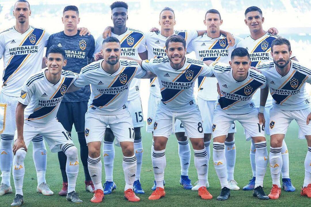 (Diédié Traoré au côté de Zlatan Ibrahimoviv ©lagalaxy.com)